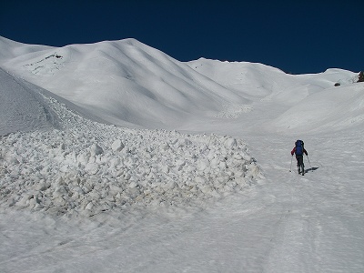 頚城・昼闇山一ノ倉川　山スキー