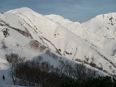 越後・荒沢岳〜兎岳　山スキー