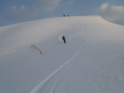 頚城・大毛無山〜容雅山〜北桑沢　山スキー