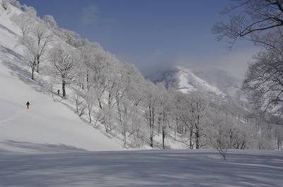 飯豊前衛／飯森山・栂峰（山スキー）