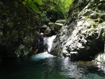 足尾山塊／餅ヶ瀬川押溜沢～下中手沢